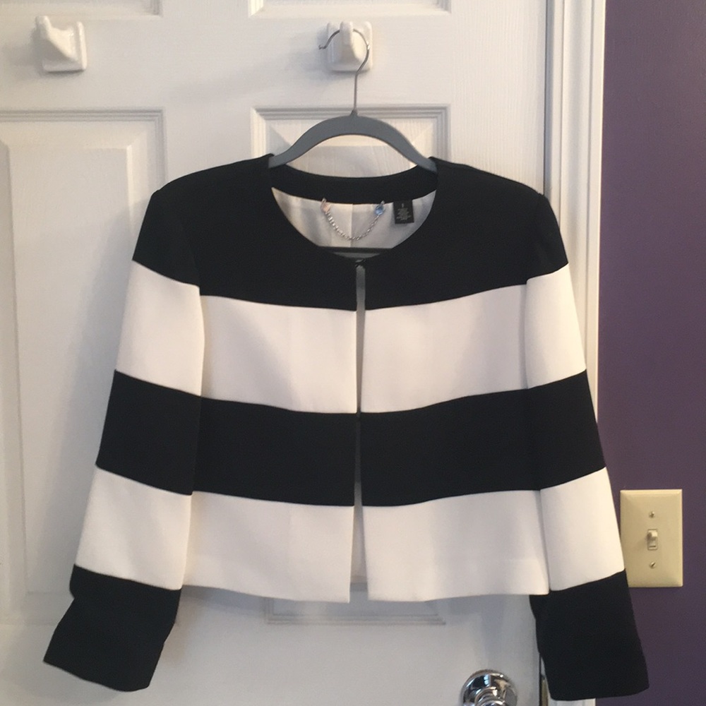 Chico’s crop blazer